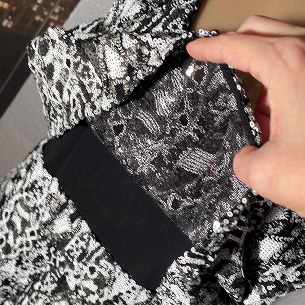 BEBE - NWT - shorts romper: sequin black & white sleeveless w lining, zip - 12 - Picture 12 of 16